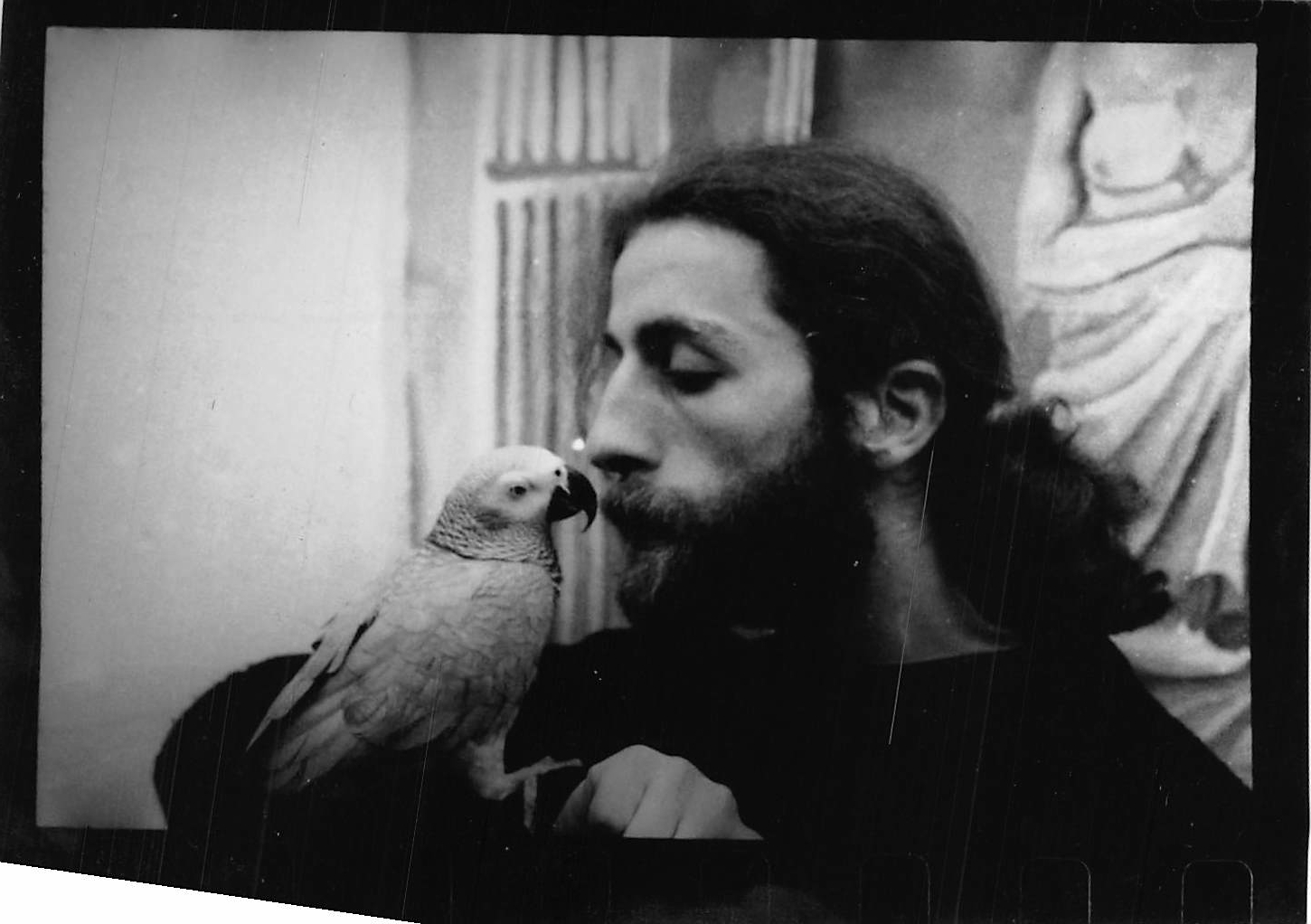 Francis Resta et son perroquet